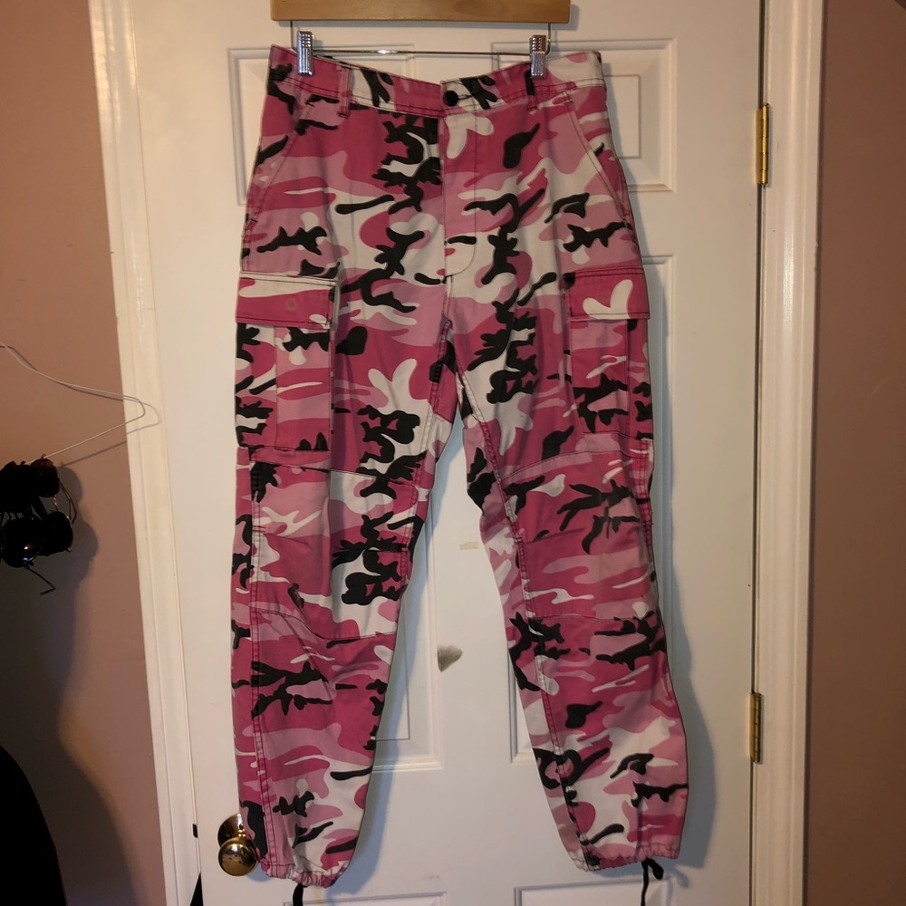 PINK CAMO PANTS